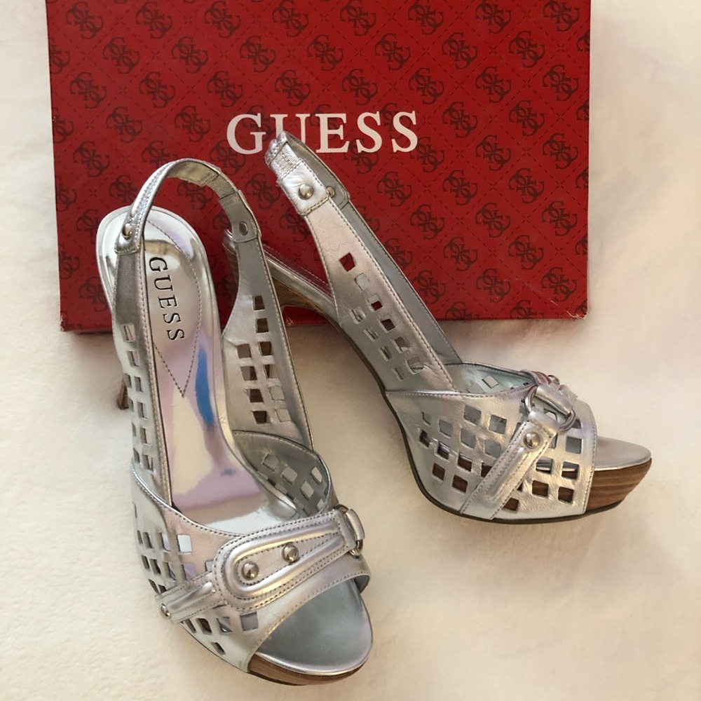Guess Silver Leather pump peep toes